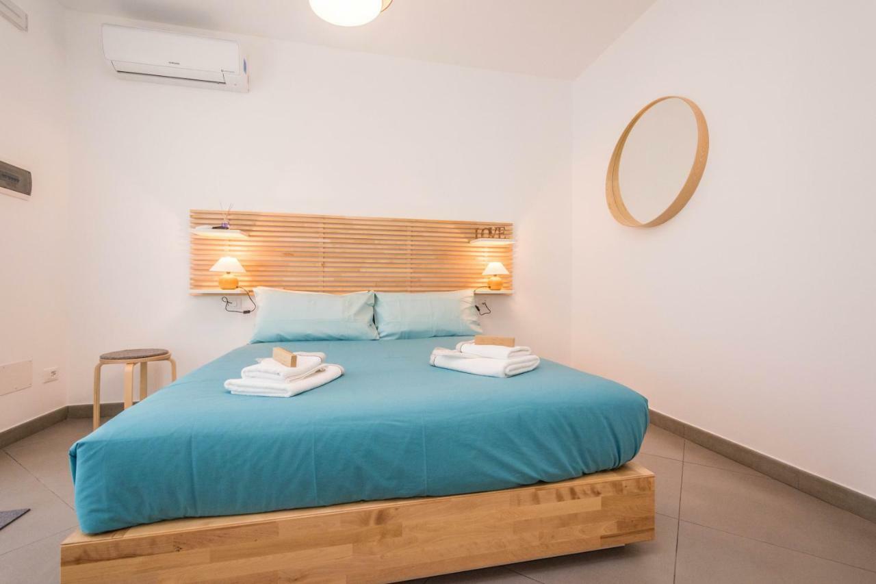B&B Lo&G Lascari Extérieur photo