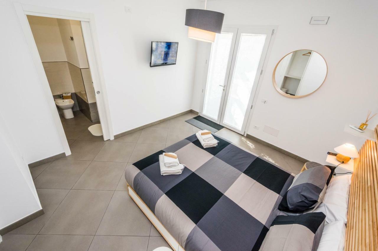 B&B Lo&G Lascari Extérieur photo