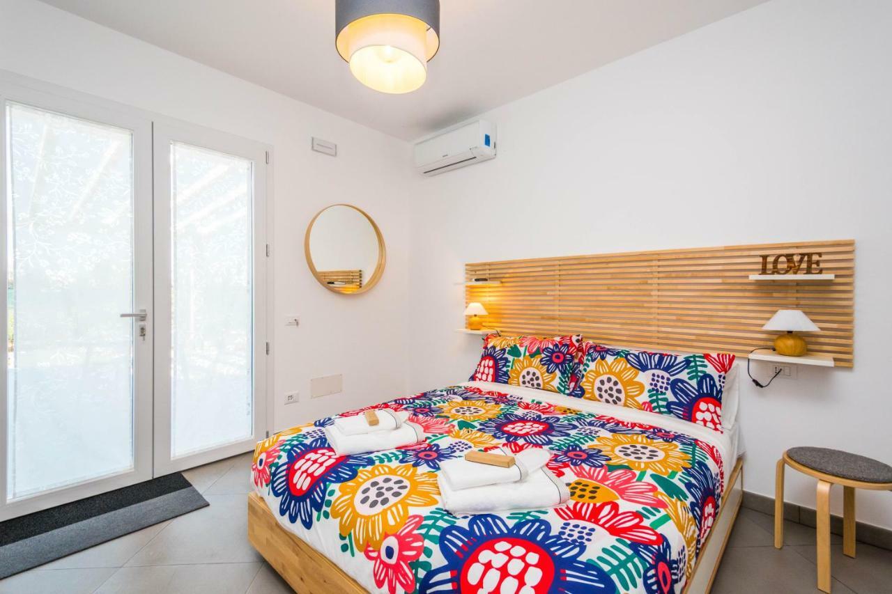 B&B Lo&G Lascari Extérieur photo