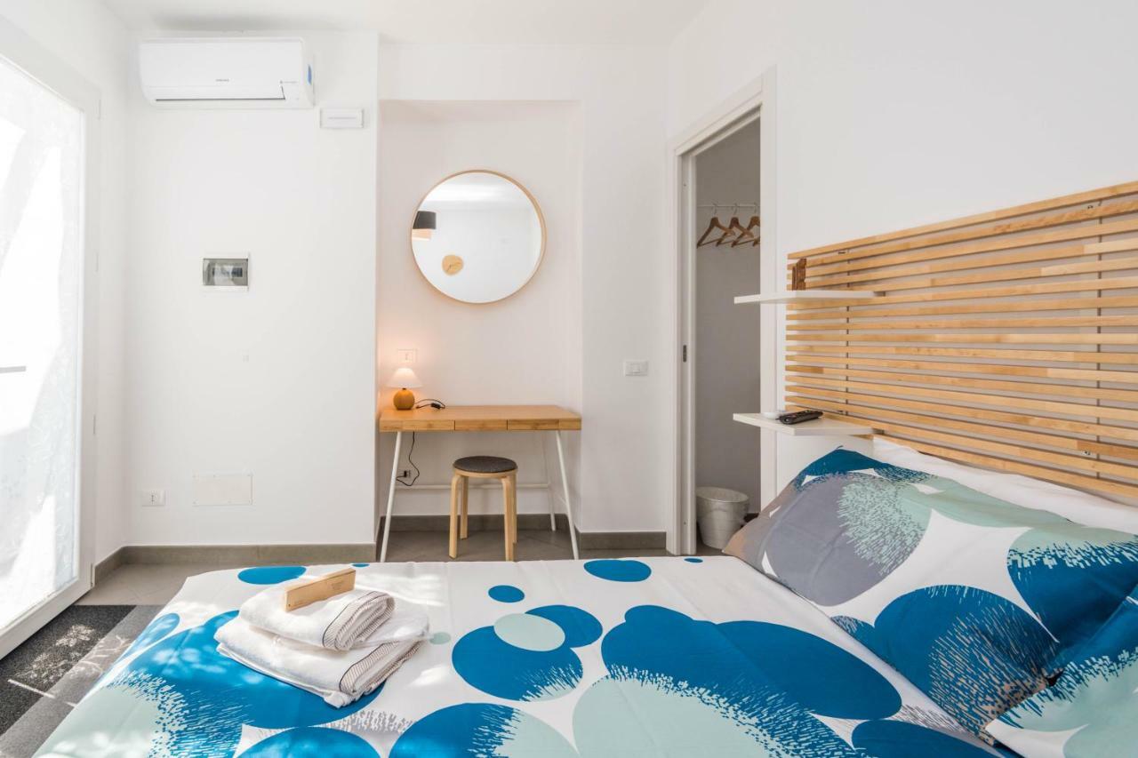 B&B Lo&G Lascari Extérieur photo