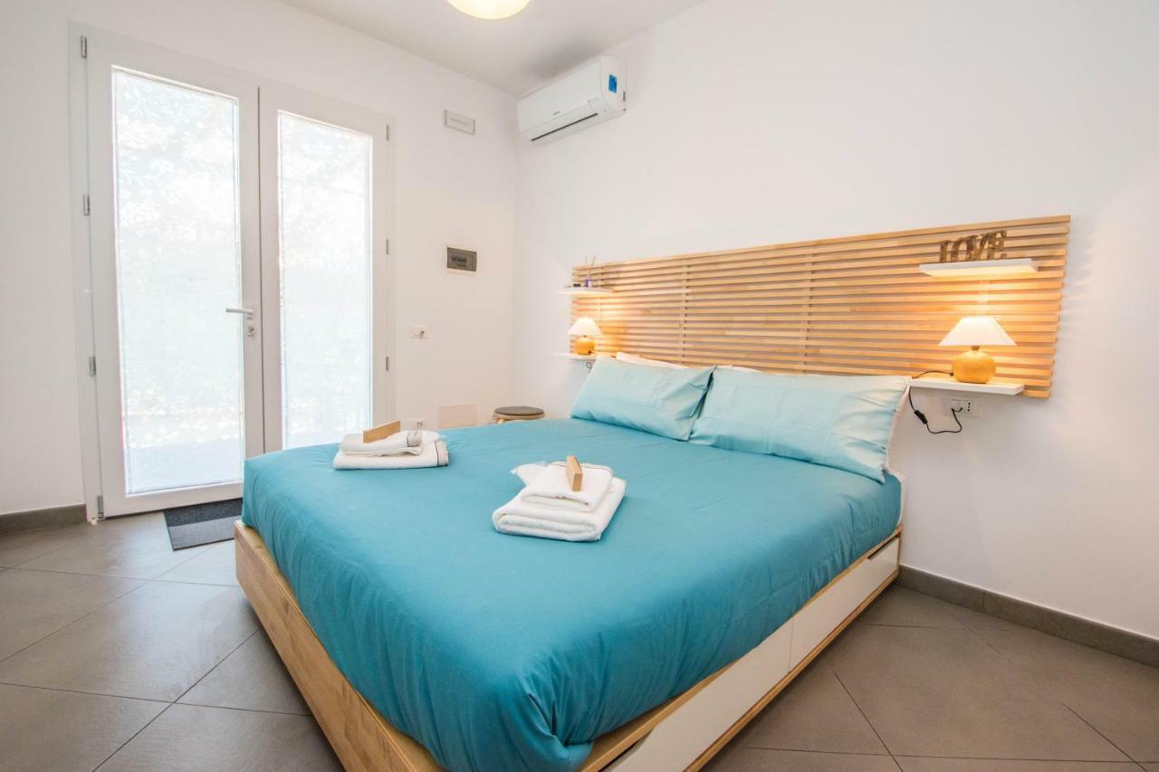 B&B Lo&G Lascari Extérieur photo